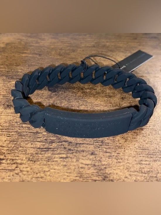 Marc Jacobs Jewelry - NWT -🌼 Marc by Jacobs Matte Black Linked Silicone Bracelet